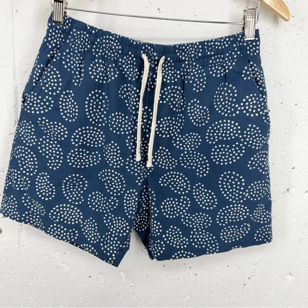 J. Crew men's size Small blue and white paisley lined dock shorts